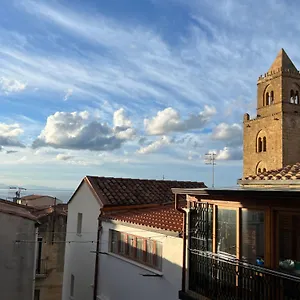 Nel Cortile Cefalù